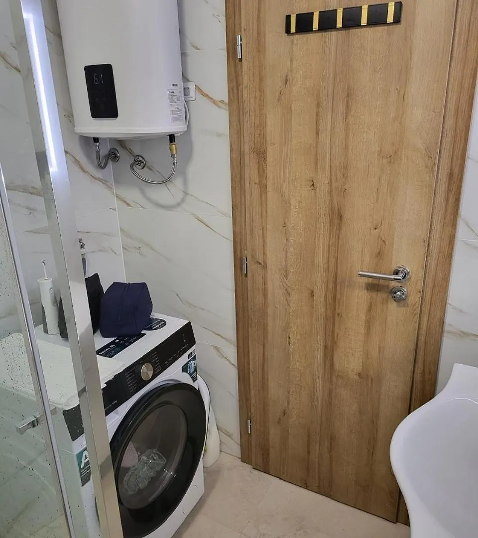 Apartment Sarabi تروغير